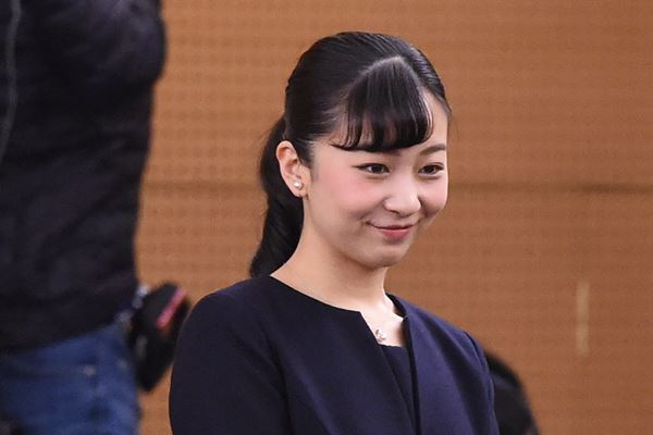 佳子さまご就職へ 紀子さま超えた手話への情熱 21年5月2日 ウーマンエキサイト 1 2