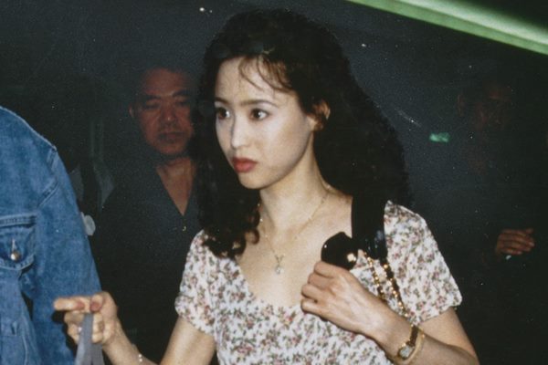 松田聖子 神田正輝と新婚旅行で抱擁、恩人の葬儀で沙也加さんと号泣…目撃した還暦までの激動の現場(2022年3月12日)｜ウーマンエキサイト(3/4)