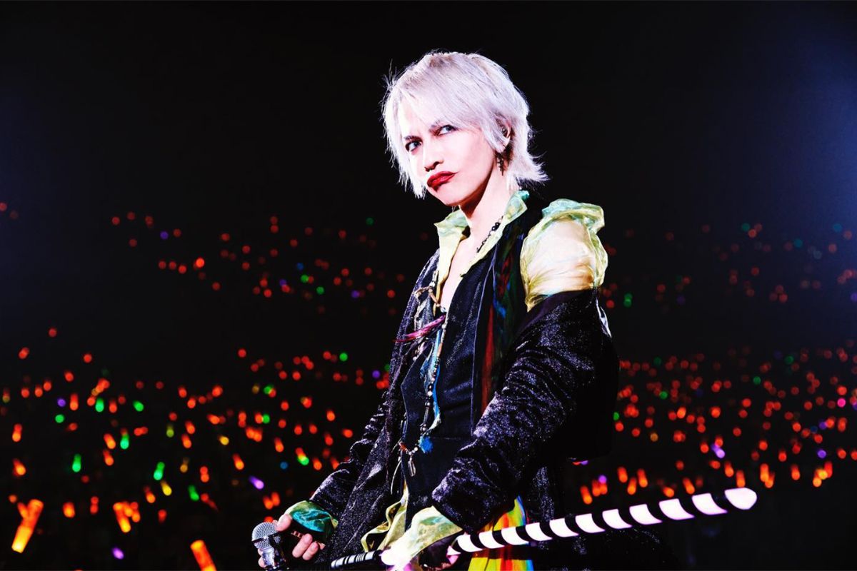 「今こんなにタトゥーあるの？！」HYDE 56歳の“激変近影”にネット衝撃｜ウーマンエキサイト