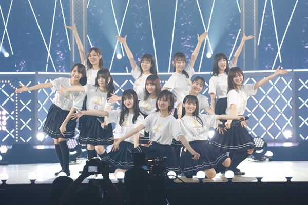 乃木坂46を牽引する覚悟をみせた3期生ライブ、歴代衣装を纏い全31曲 ...