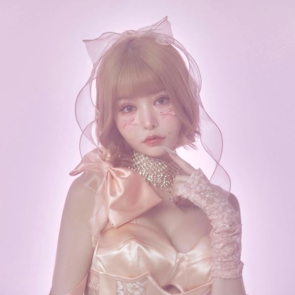 戦慄かなのがライブ活動を再開 再始動と自身の誕生日を祝うスペシャル
