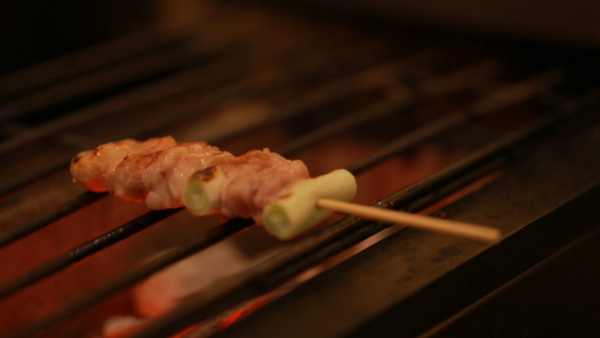 女性が集まるおしゃれな焼き鳥店で厳選食材とワインを味わう E レシピ 料理のプロが作る簡単レシピ 1 3ページ