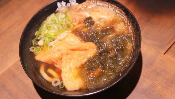 焼肉屋の名物 かすうどん って ２軒目利用にも使える 龍の巣 E レシピ 料理のプロが作る簡単レシピ 1 2ページ