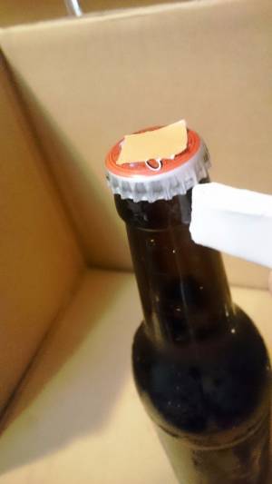 あっ栓抜きがない そんなときに応急処置として使えるビール瓶の開け方 E レシピ 料理のプロが作る簡単レシピ 1 3ページ
