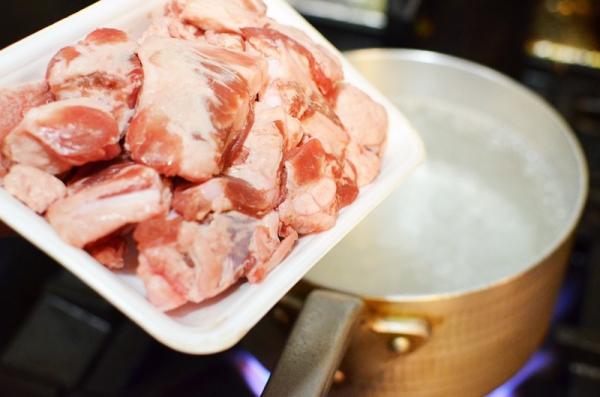 軟骨がとろっとろに 安くて美味しい豚バラ軟骨 パイカ を使った煮込みのレシピ E レシピ 料理のプロが作る簡単レシピ 2 6ページ