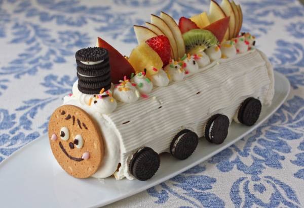ママ必見 ロールケーキでとってもかわいい電車ケーキを作ってみません
