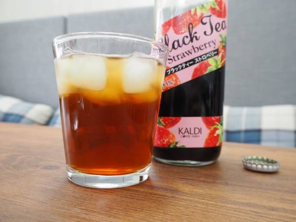 Kaldi 季節限定のいちご味 アレンジして飲みたい ブラックティーストロベリー E レシピ 料理のプロが作る簡単レシピ 1 2ページ