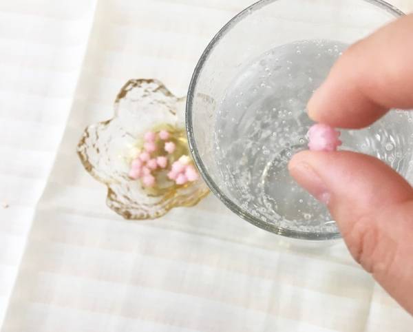 まるで水面に浮かぶ星 かわいい砂糖菓子 浮き星 が手土産におすすめ エリコさんの手土産 2 E レシピ 料理のプロが作る簡単レシピ 1 3ページ