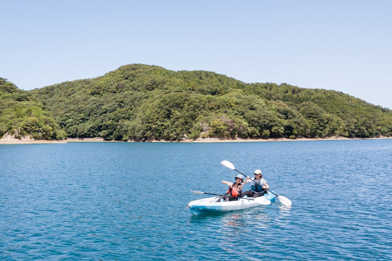 シーカヤック、海の幸も満喫！  ツシマヤマネコのいる島へ…大自然と海のリアルを訪ねる「対馬スタディツアー」に行ってみた【大人の修学旅行レポ】