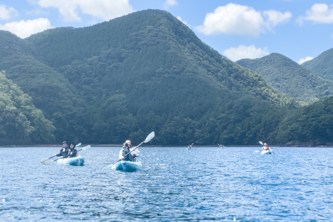 シーカヤック、海の幸も満喫！  ツシマヤマネコのいる島へ…大自然と海のリアルを訪ねる「対馬スタディツアー」に行ってみた【大人の修学旅行レポ】