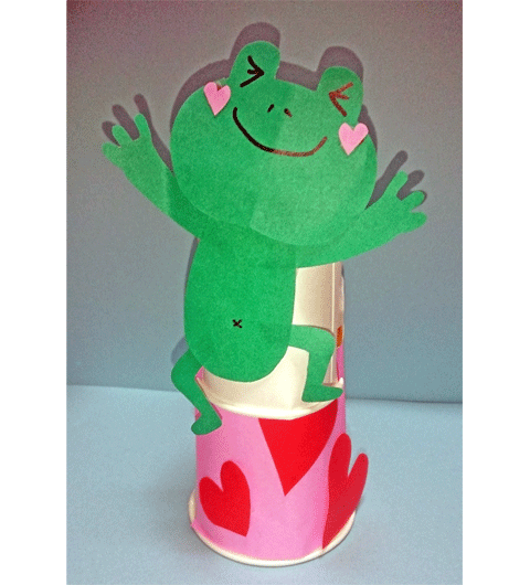 単純だけど子ども大喜び！　紙コップで作る、跳ねるおもちゃ