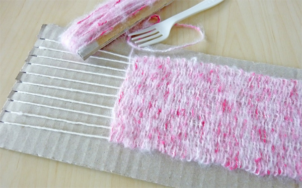 ダンボールで編み物ができる 簡単な作り方を紹介 ウーマンエキサイト 1 6