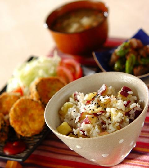 今日の献立は もちもちサツマイモご飯 E レシピ 料理のプロが作る簡単レシピ 1 1ページ