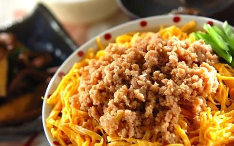 今日の献立は 鶏そぼろ丼 E レシピ 料理のプロが作る簡単レシピ 1 1ページ