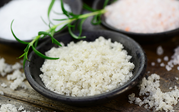 味も使い方もさまざま 塩の魅力とハーブソルトのレシピ E レシピ 料理のプロが作る簡単レシピ 1 2ページ