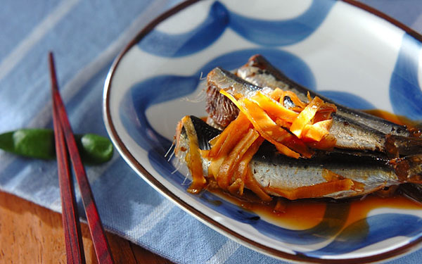 さっぱり柔らか 骨まで食べられる たっぷりショウガと梅のイワシ煮 E レシピ 料理のプロが作る簡単レシピ 1 2ページ