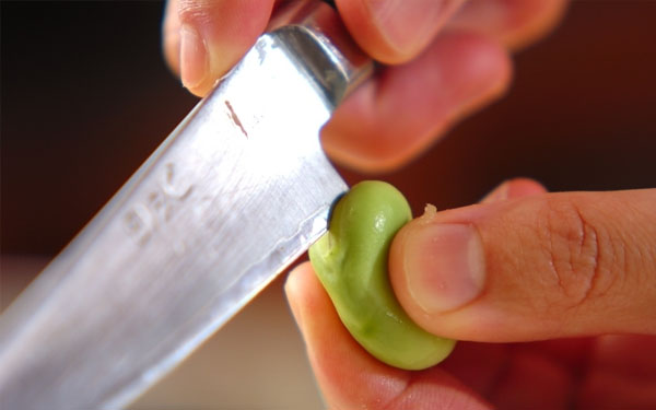 旬を味わうコンビネーション ソラ豆とホタルイカのペペロンチーノ E レシピ 料理のプロが作る簡単レシピ 2 2ページ