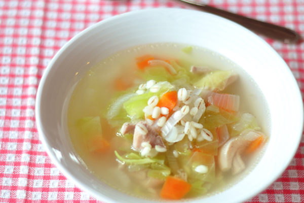 優秀食材をスープにプラス 押し麦入りスープ E レシピ 料理のプロが作る簡単レシピ 1 1ページ