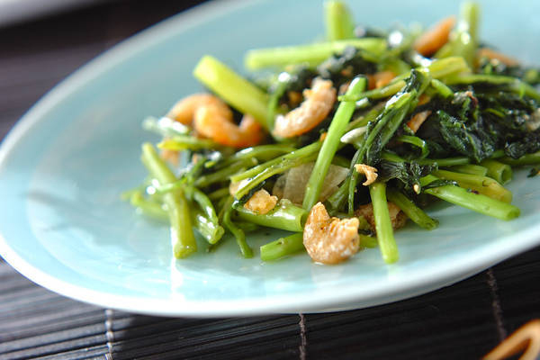 不足しがちな緑黄色野菜をたっぷり摂ろう 空心菜のエスニック風蒸し煮炒め E レシピ 料理のプロが作る簡単レシピ 1 1ページ