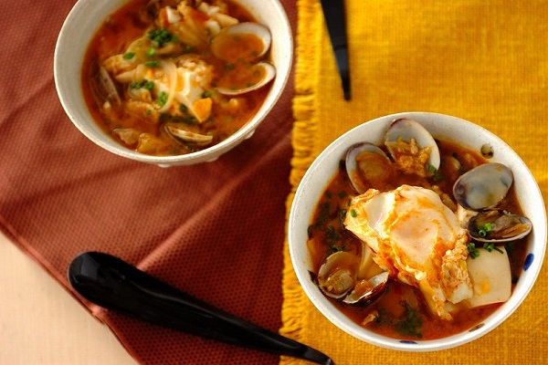 スンドゥブチゲ～豆腐とアサリのピリ辛スープ～
