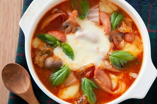 トマト味噌のマルゲリータ鍋
