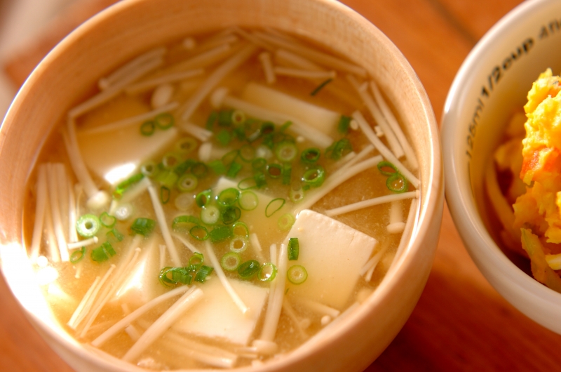 エノキと豆腐のみそ汁