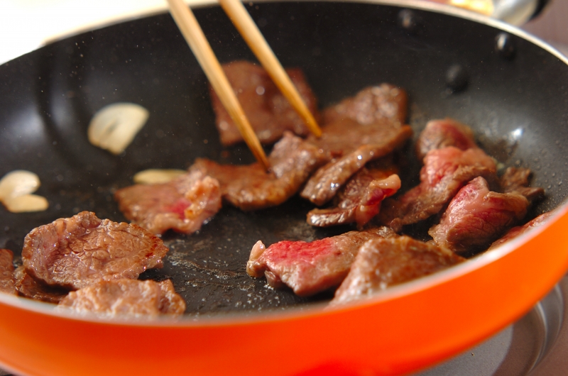 牛肉と野菜の炒め物の作り方1