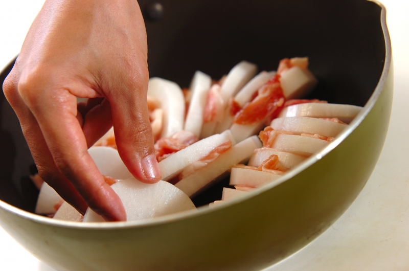 豚大根の蒸し煮ユズコショウ風味の作り方1