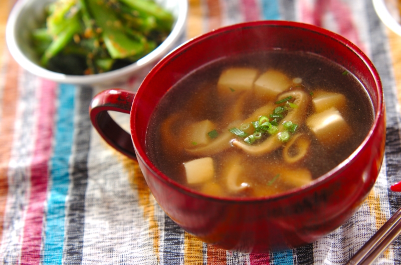 豆腐と干しシイタケのスープ