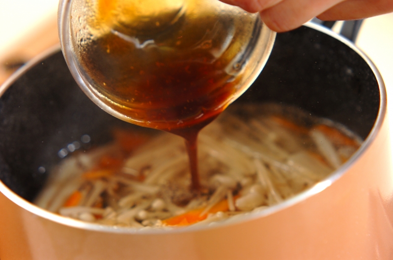 エノキとセロリの中華スープの作り方2