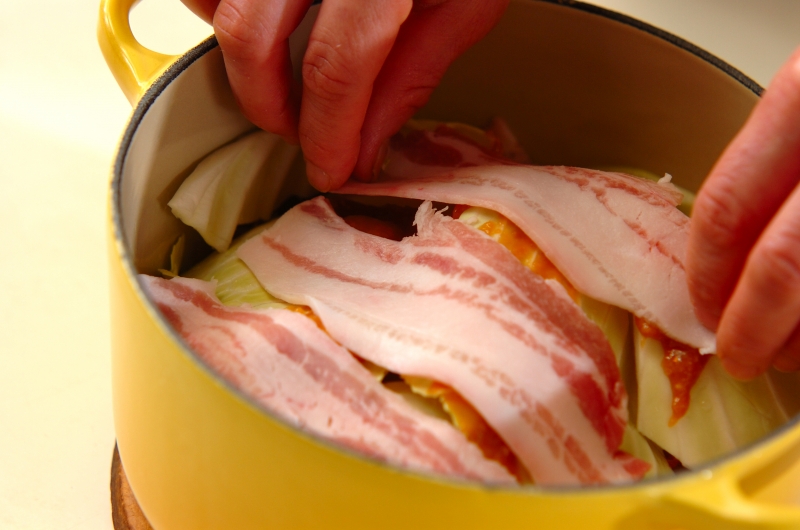 豚肉とキャベツの重ね蒸しの作り方1
