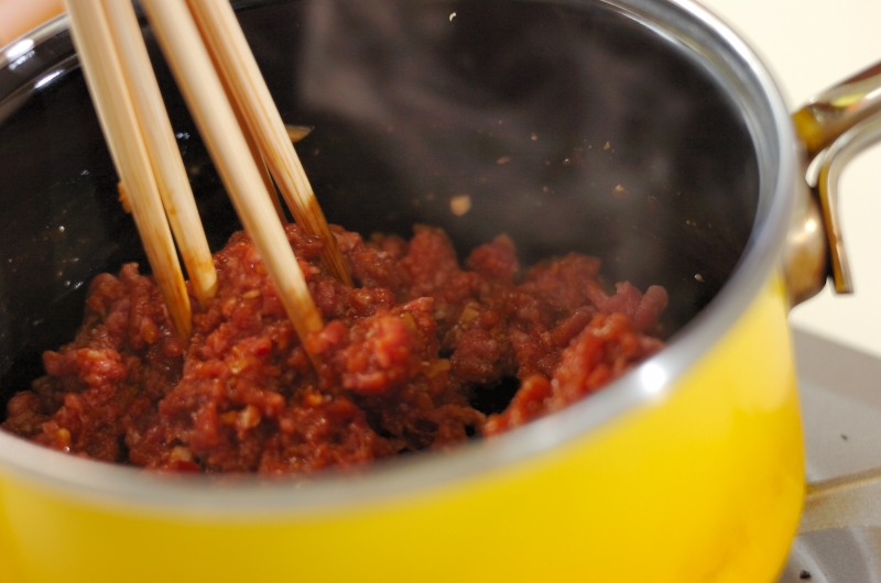 豚ひき肉で簡単！中華そぼろ丼の作り方1