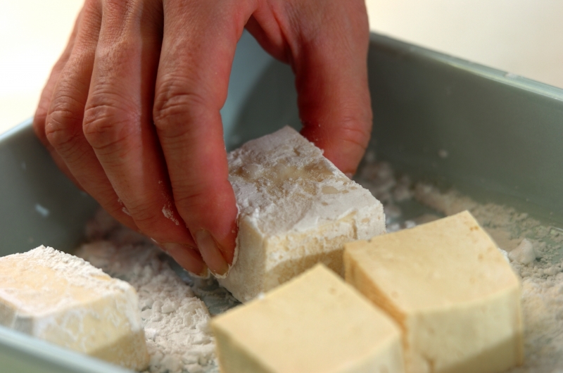 揚げ豆腐のキノコあんかけの作り方1