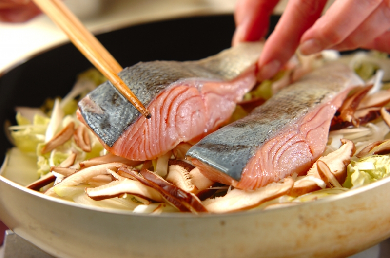 みそ鮭丼の作り方1