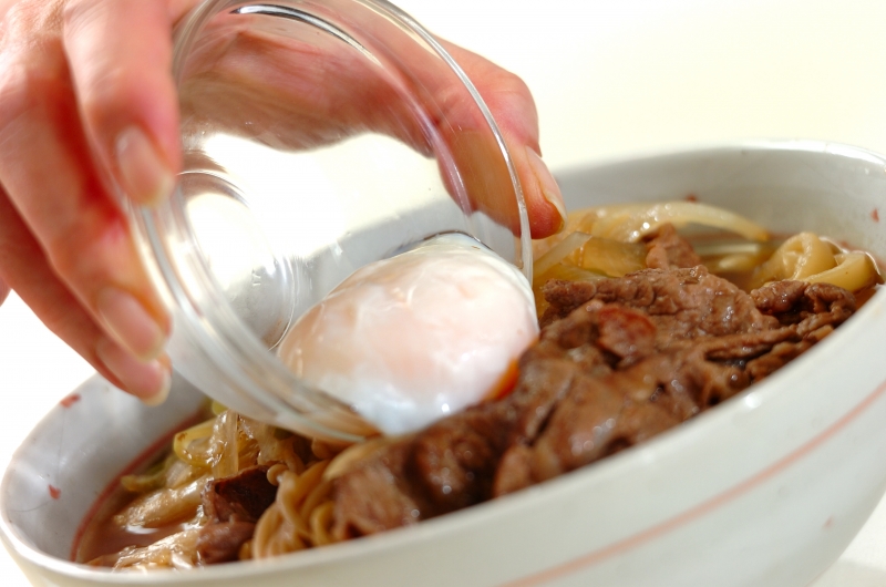 ガッツリ食べたい肉うどん すき焼き風 冷凍うどんで簡単 by森岡 恵さんの作り方3