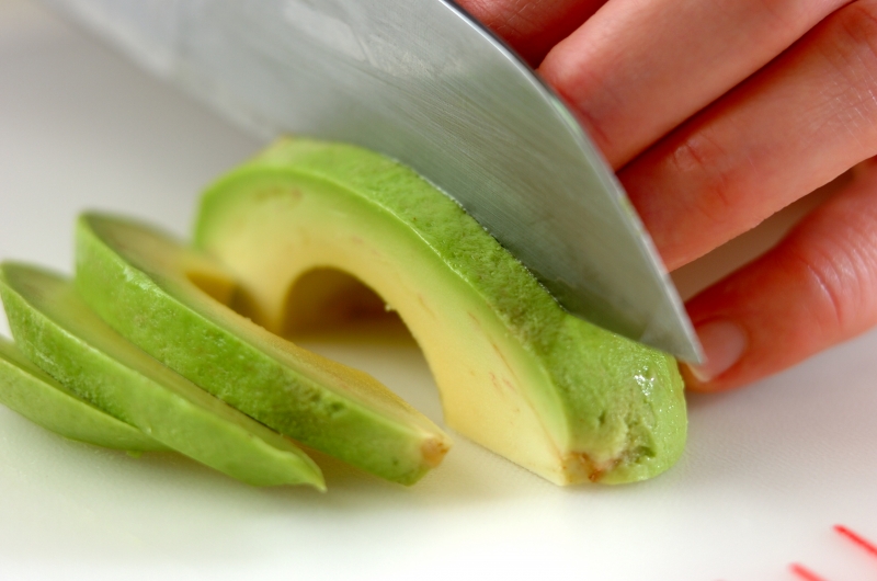 牛肉とアボカドの照り焼きの下準備1