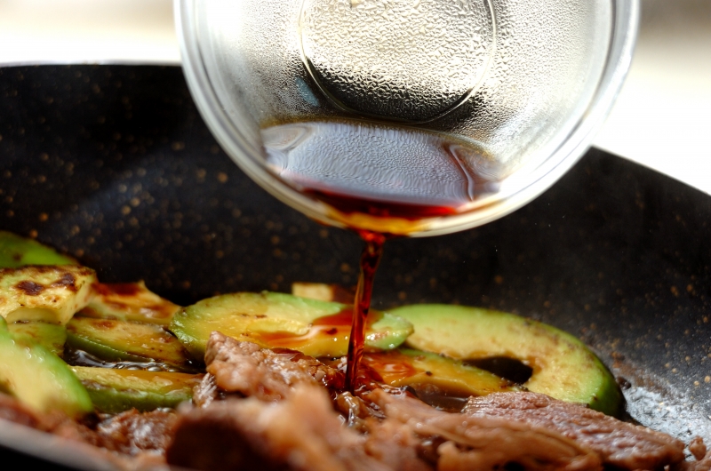 牛肉とアボカドの照り焼きの作り方2