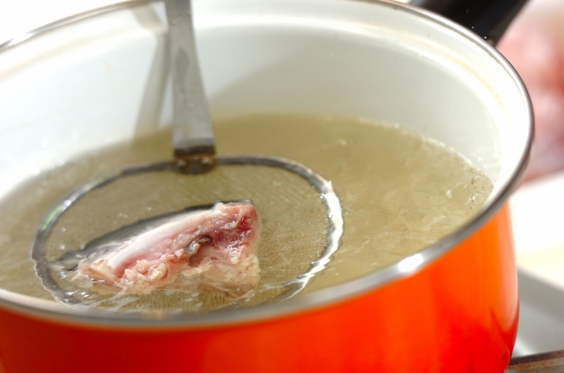 ぶりアラで失敗なし！基本のぶり大根の下準備1