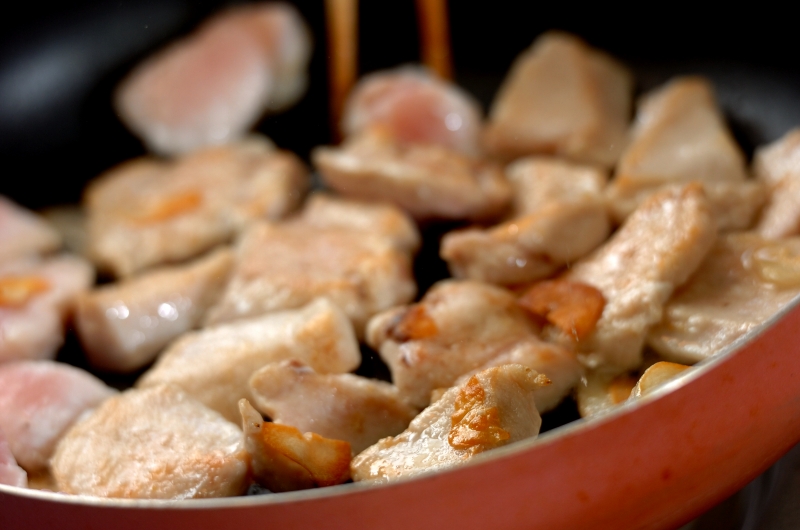 こってりが人気！ガリバタチキンの作り方1