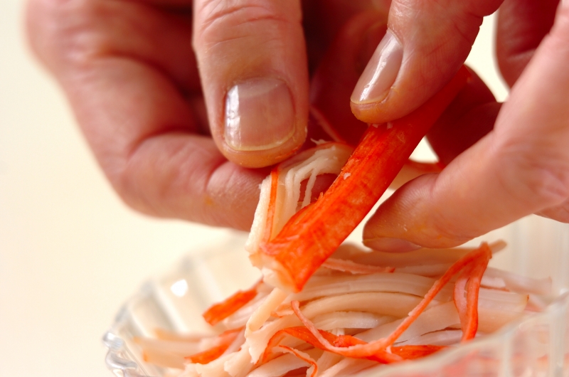 キャベツとカニカマのサラダの下準備2