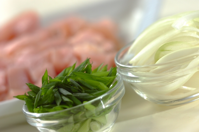 基本のふわとろ卵の親子丼の下準備1