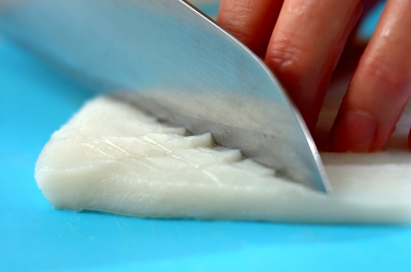 冷凍イカで！やわらかイカチリの下準備1