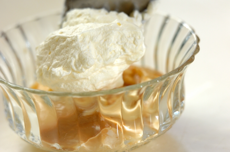 生クリームをたっぷり使用 プリンとイチゴソース by保田 美幸さんの作り方2