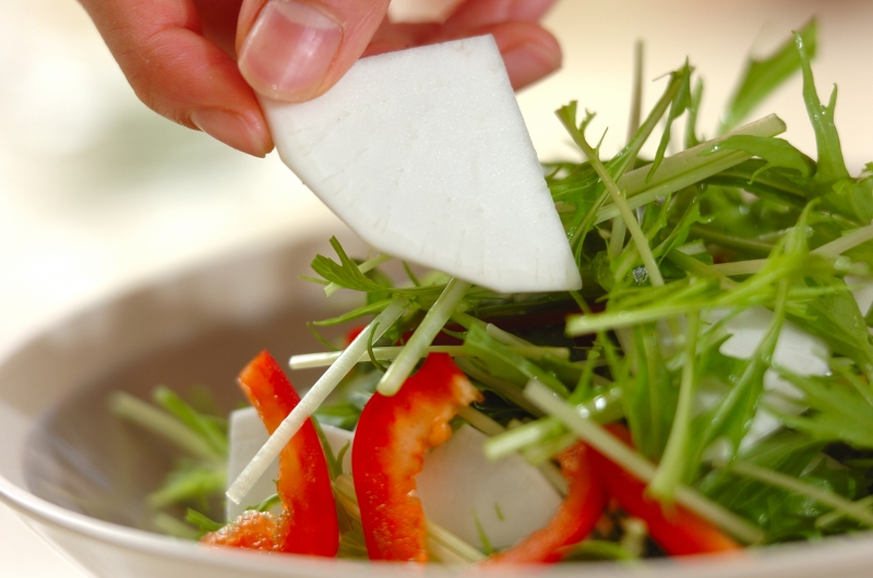 カブのサラダの作り方1