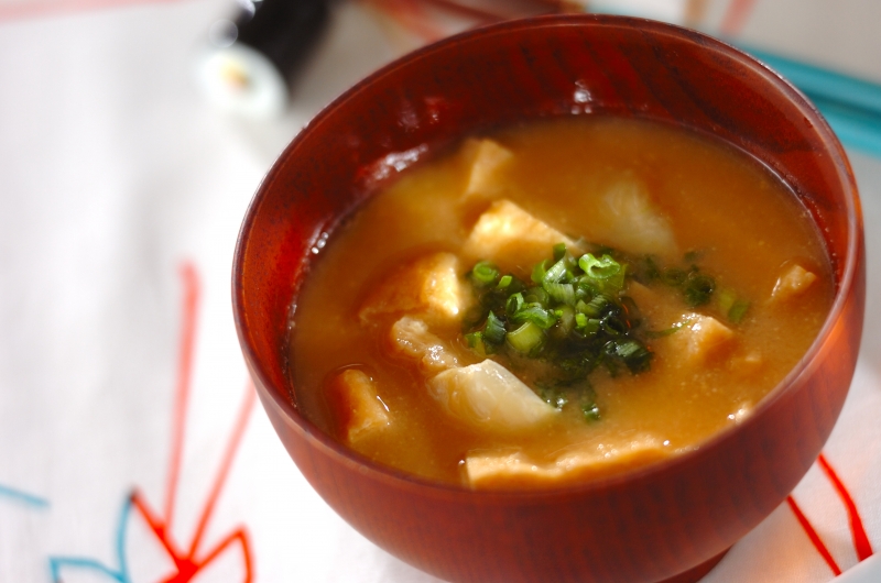 ユリネと油揚げのみそ汁