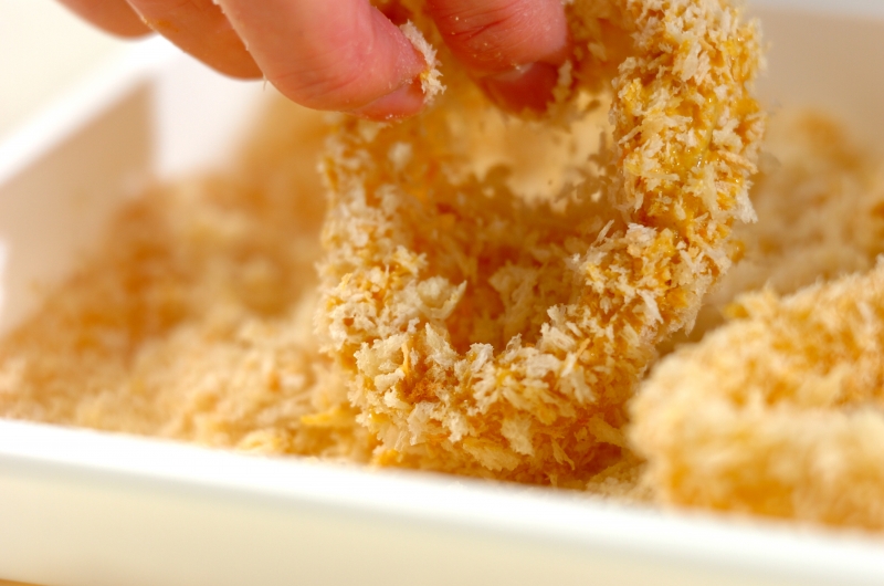 カレー味のイカリングフライの作り方1