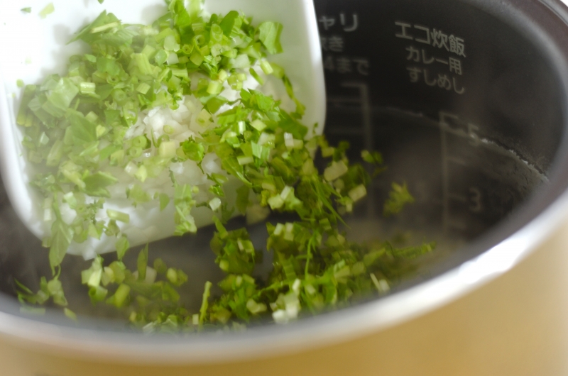 七草粥（七草がゆ）・カリカリジャコのせの作り方1