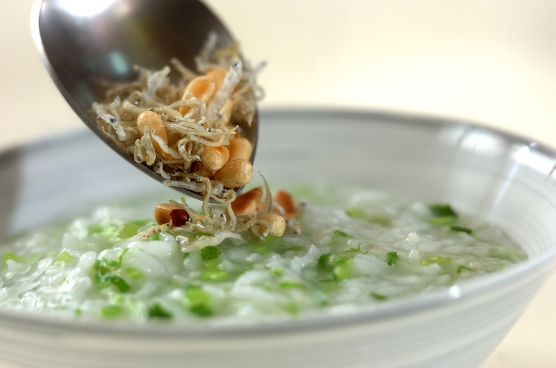 七草粥（七草がゆ）・カリカリジャコのせの作り方2