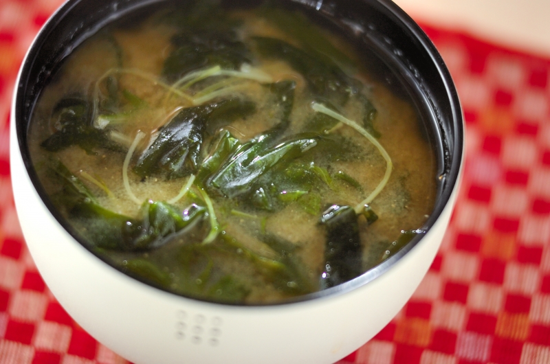 水菜とワカメのみそ汁