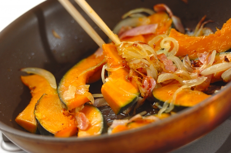 カボチャとベーコンのソテーの作り方2